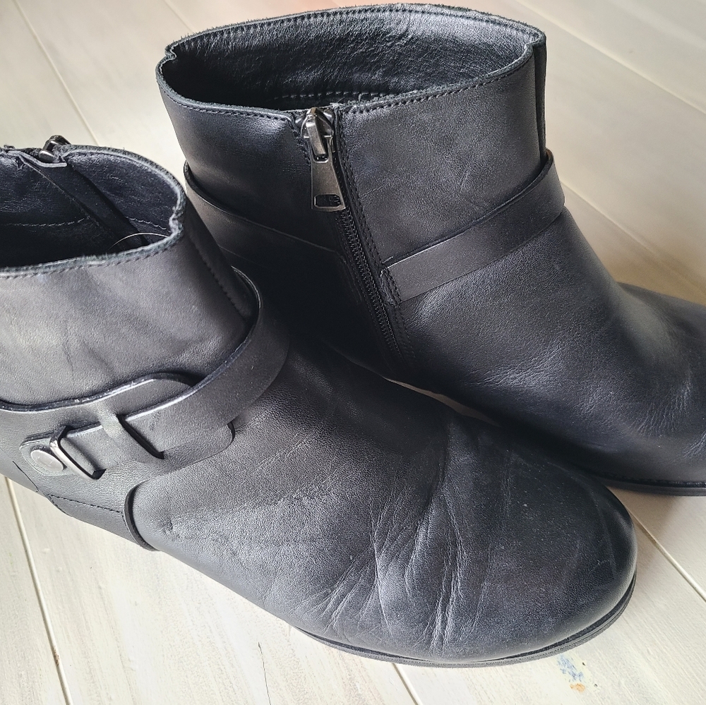 Propet Black Leather Booties 9.5 WW
